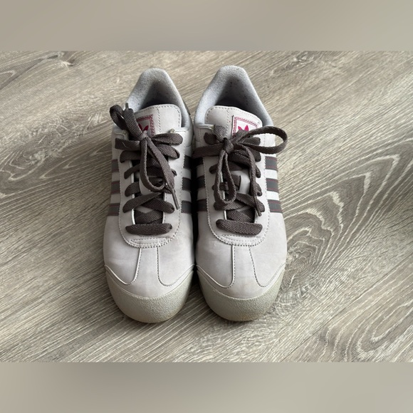 Lightly worn Women’s Adidas Samoa. Pink & grey. Kept in original box. - Picture 3 of 6